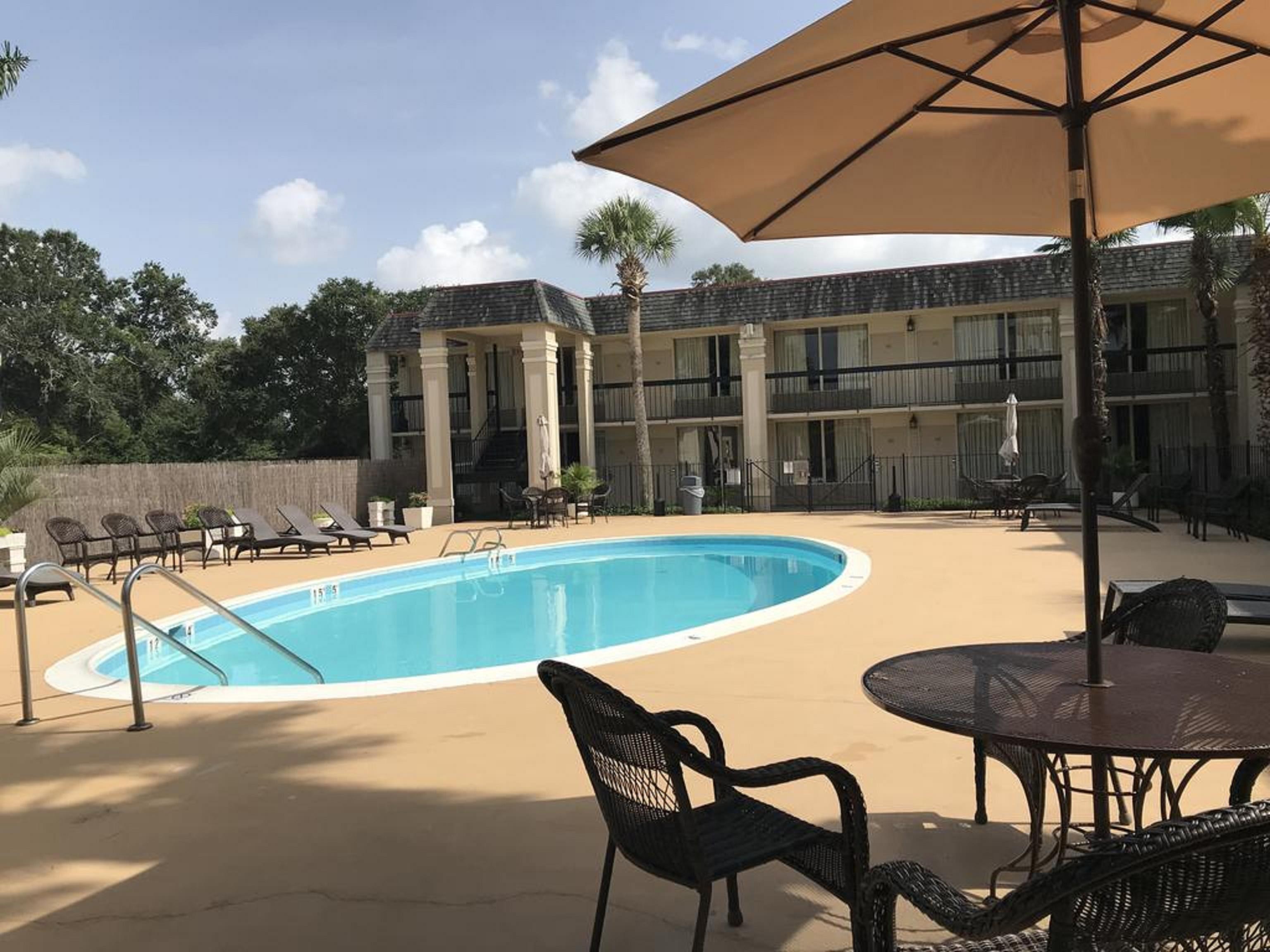 Carmel Inn And Suites Thibodaux Exterior foto